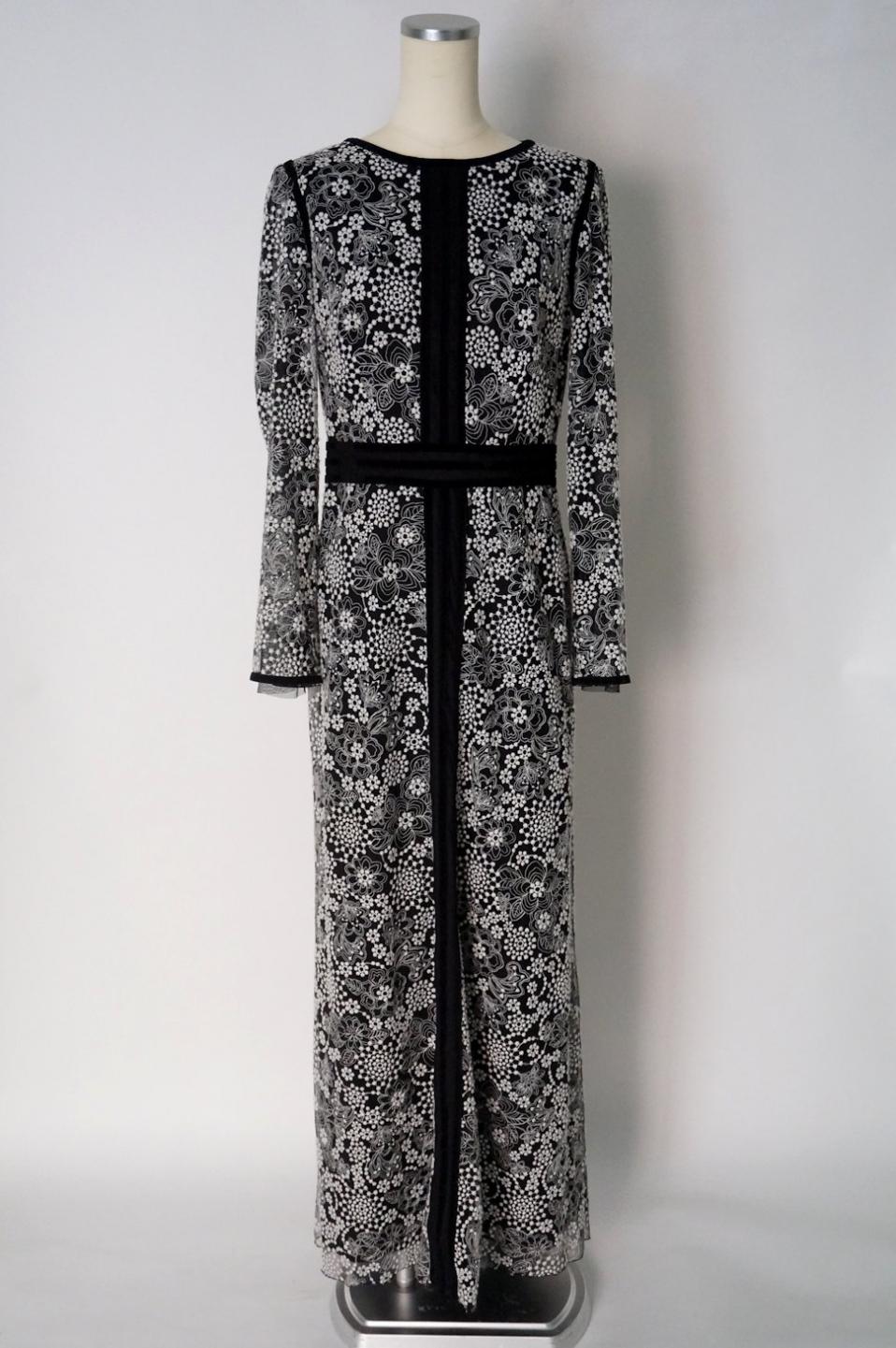 TADASHI SHOJI 白刺繍の長袖ロングドレス